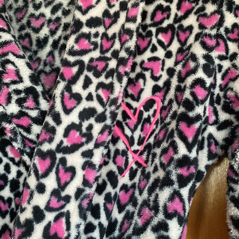 Victoria’s Secret Robe - Picture 2 of 9